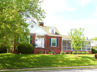 702 Hobbs Ter, Jefferson City, MO 65101