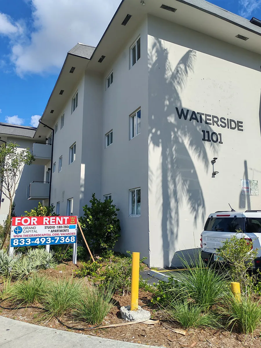 Building Photo - Waterside Apartments