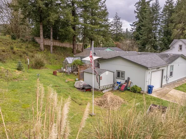 770 N Adams St, Coquille, OR 97423