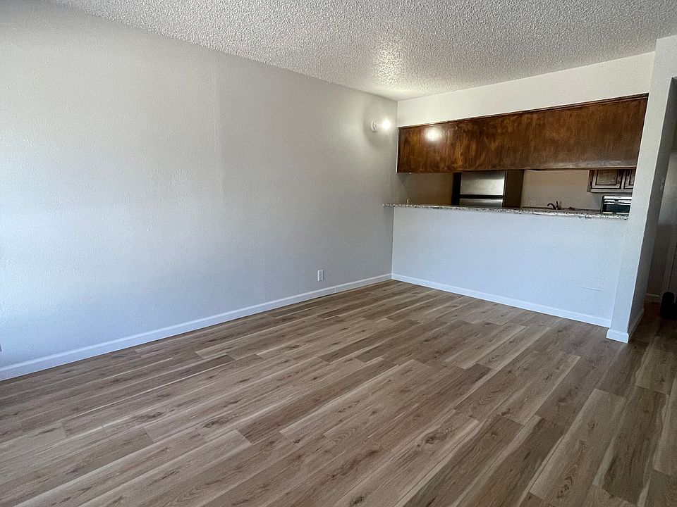 1st image of 505 Eagle Dr #5