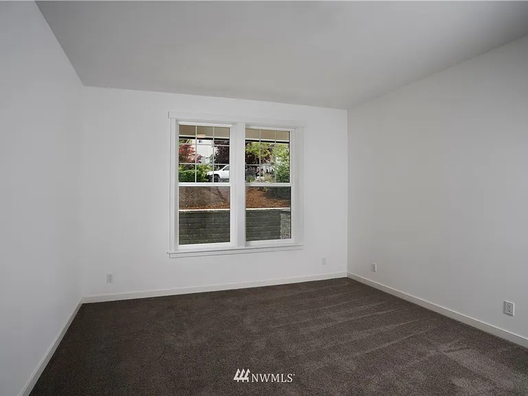 116 S 42nd St — Photo 10