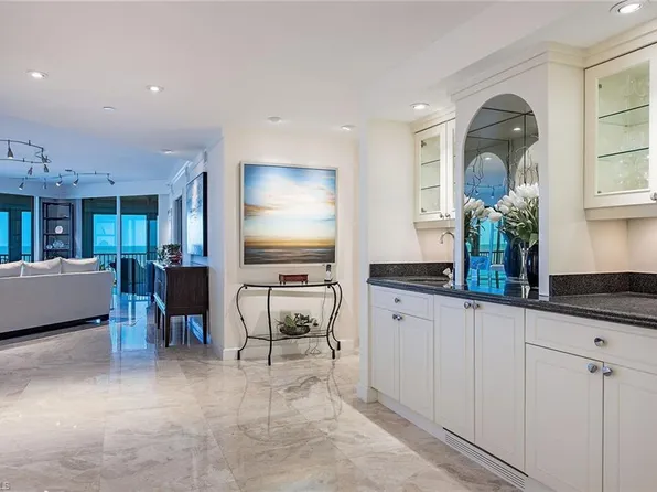 8111 Bay Colony DR #604, NAPLES, FL 34108