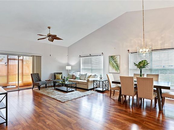 4th image of 2386 Bentley Dr