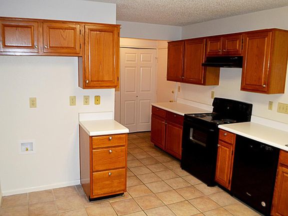 3rd image of 3817 Huntwick Dr