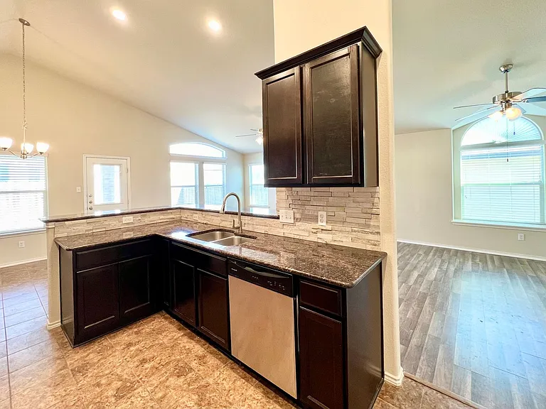 325 Ammonite Ln — Photo 21