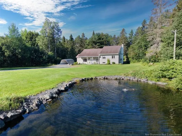 42 Jason Ave, Bathurst, NB E2A 4Y8