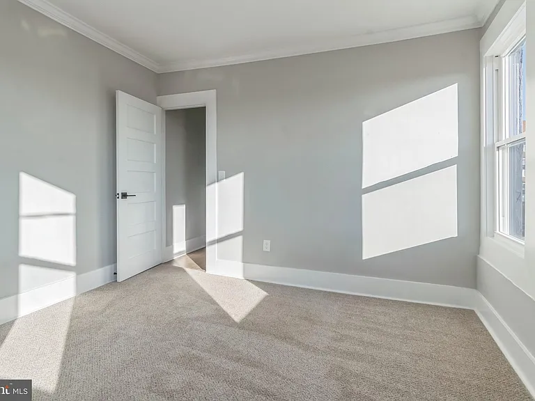 1243 E Lanvale St — Photo 23