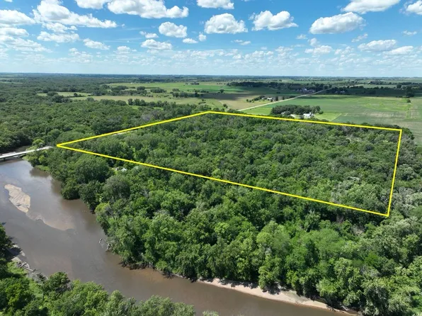 23740 Hickory Ave, Allison, IA 50602
