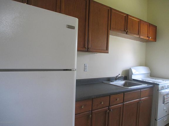 2nd image of 225 Targee St