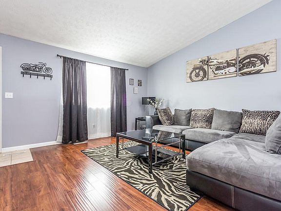4th image of 226 W Columbus St