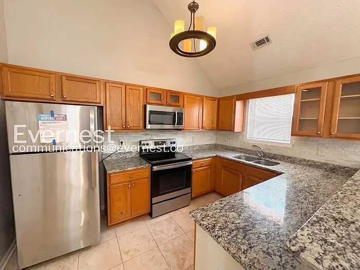 228 Nina Cir — Photo 3