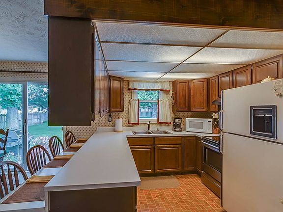5th image of 11249 Wildwood Dr