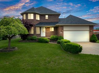 2903 Eastern Ave, Rochester Hills, MI 48307