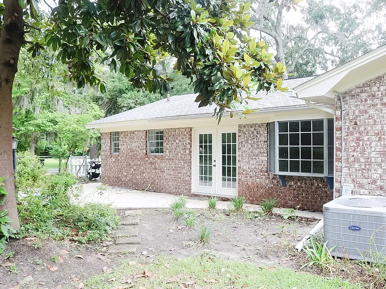 809 Windsor Rd — Photo 9