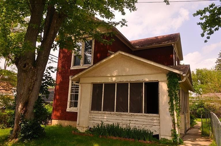 1st image of 219 Elm St