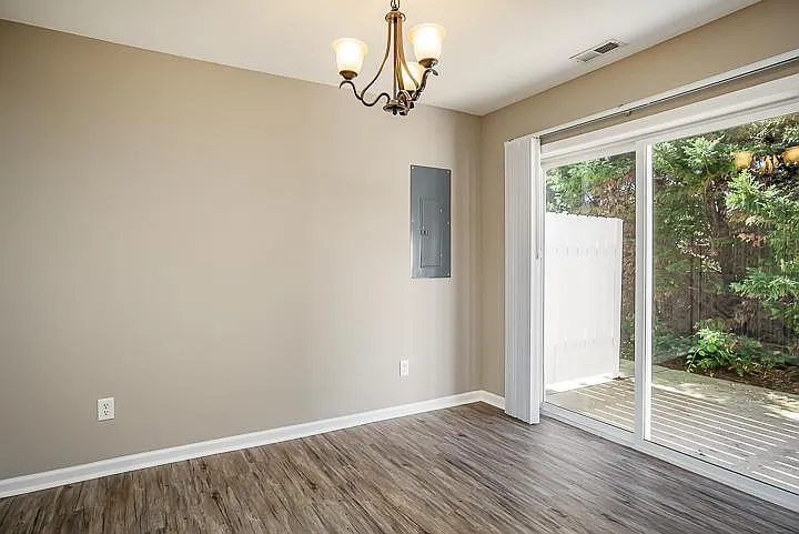 402 Ellis Ave — Photo 10
