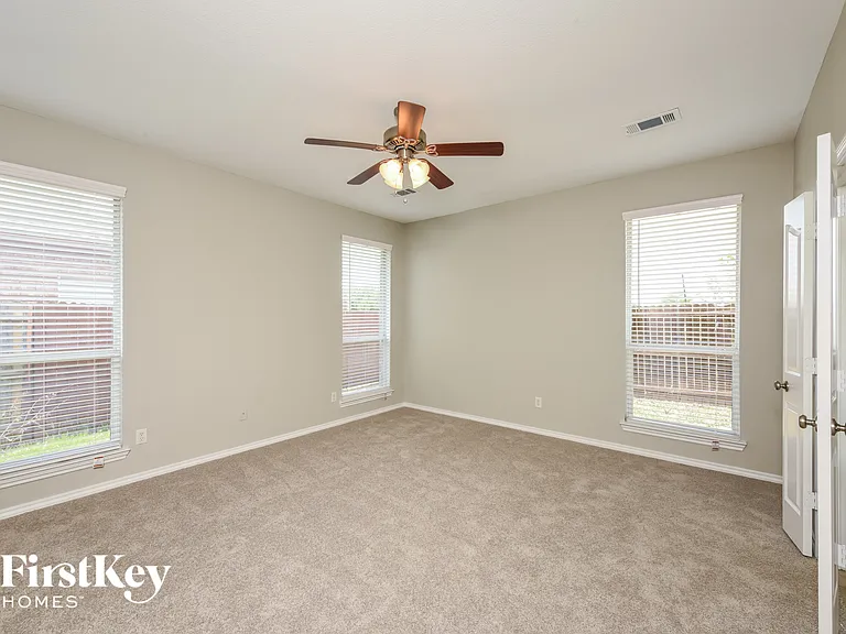 10649 Fossil Hill Dr — Photo 9