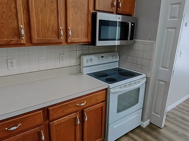1715 Brookstone Way — Photo 18