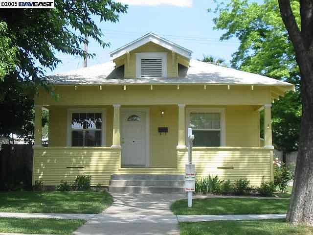 1st image of 918 N Roosevelt Ave