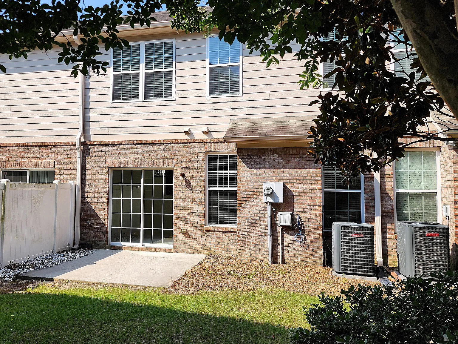 3 bed, 2.5 bath, 1764 sqft, $1,995 — Photo 3