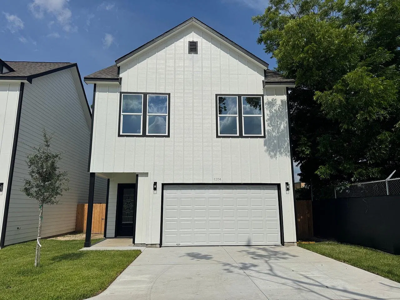 3 bed, 2.5 bath, 2040 sqft, $2,350 — Photo 1