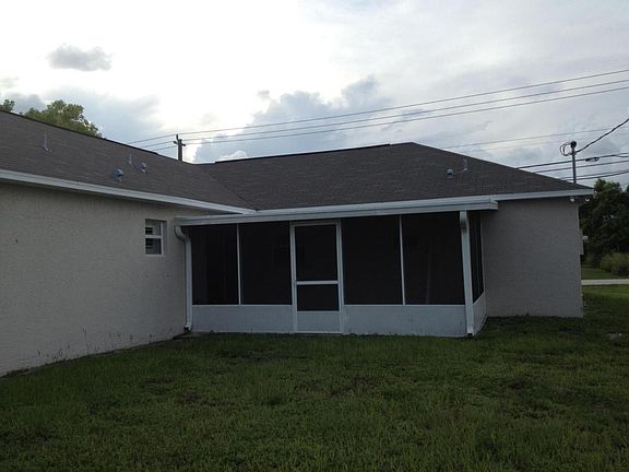 4th image of 2712 SE Melaleuca Blvd
