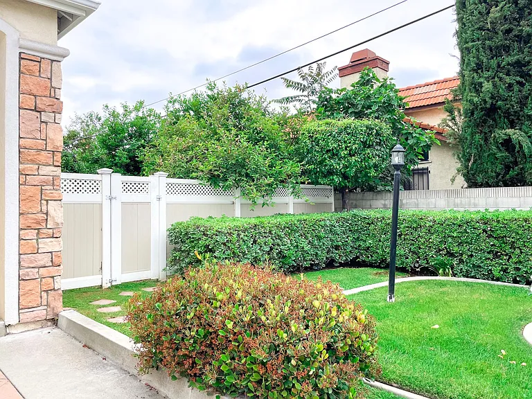 503 N Alhambra Ave — Photo 43