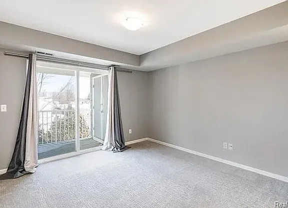 1097 Foxboro #31 — Photo 10
