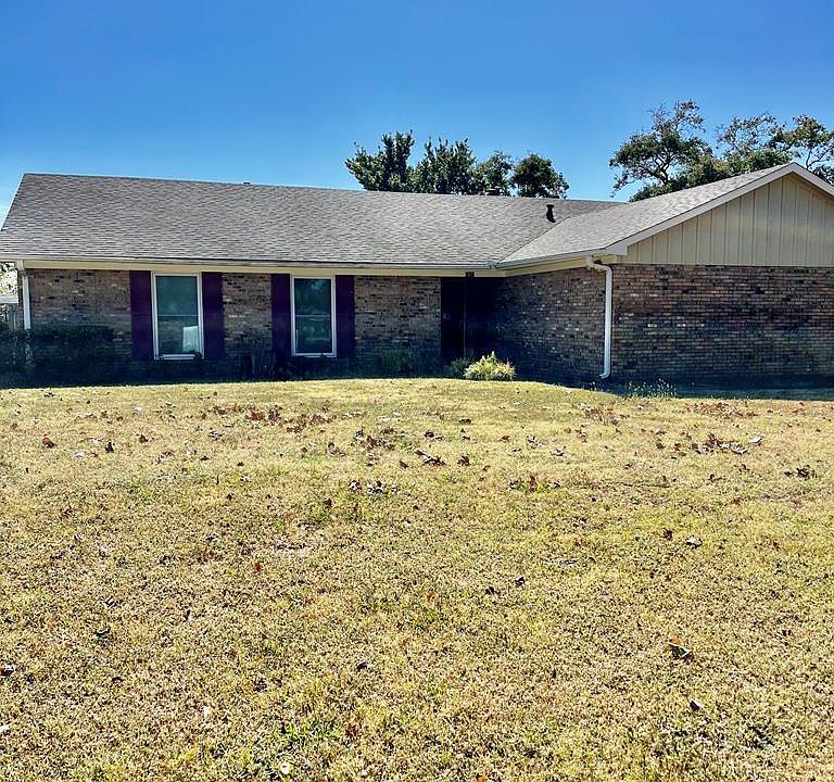 1st image of 1205 Oxford Pl