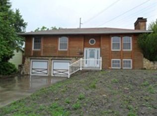 4455 SW Twilight Dr, Topeka, KS 66614