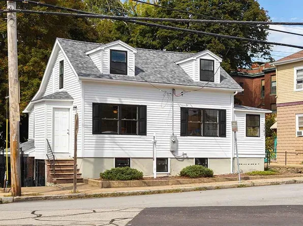 1301 Plainfield St, Johnston, RI 02919