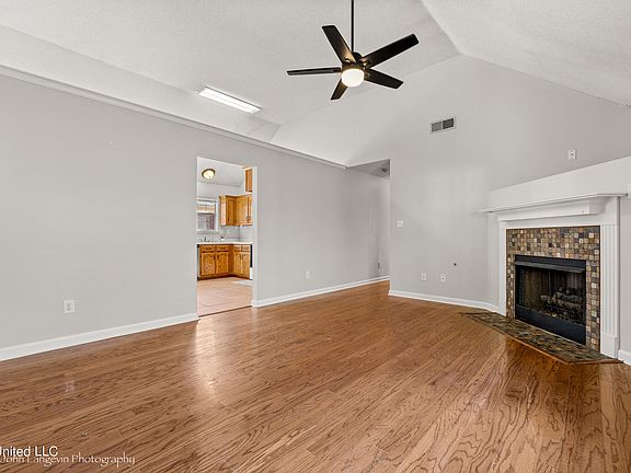 4th image of 5885 Steffani Dr