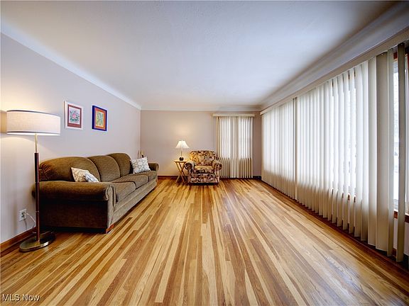 5th image of 7989 Gildersleeve Dr