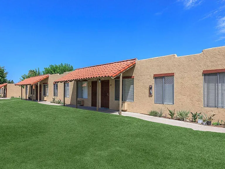 Mollison Villas — Photo 18