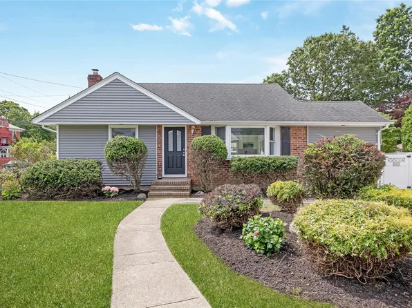 3388 Maplewood Drive, Wantagh, NY 11793