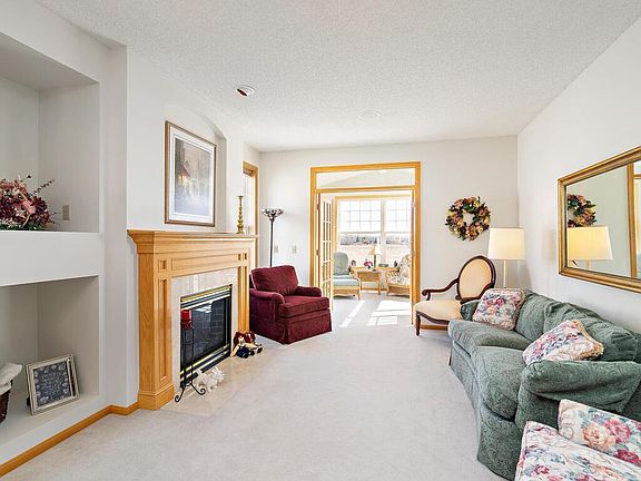 4th image of 3886 Lawndale Ln N
