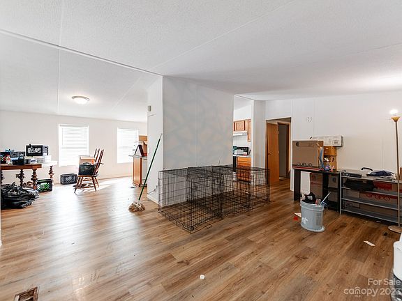 4th image of 520 Bumble Bee Ct