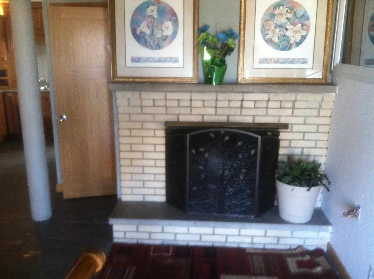 223 Anderson Lane — Photo 2