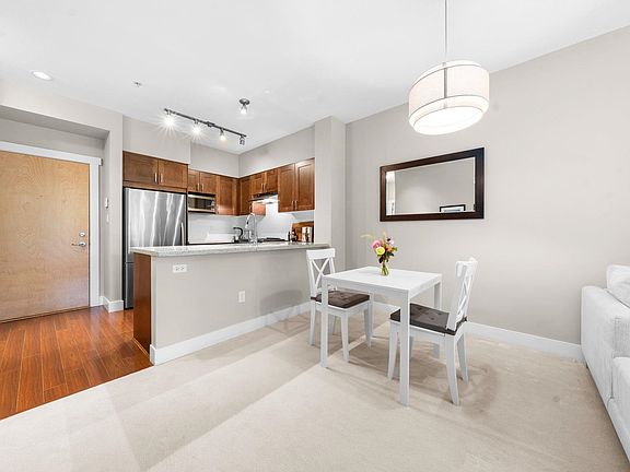 5th image of 2601 Whiteley Ct #101