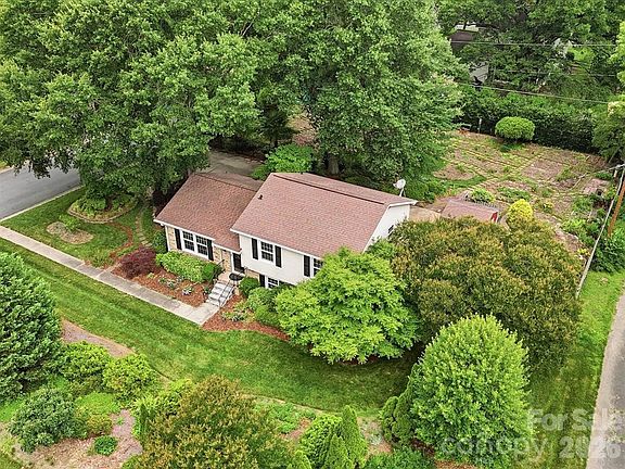 3rd image of 3130 Rea Rd