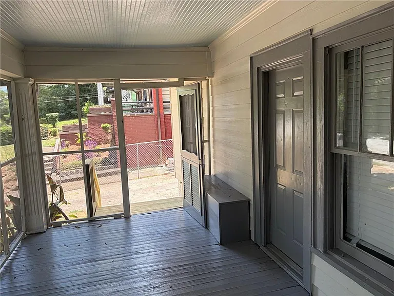 1786 Linwood Ave — Photo 4