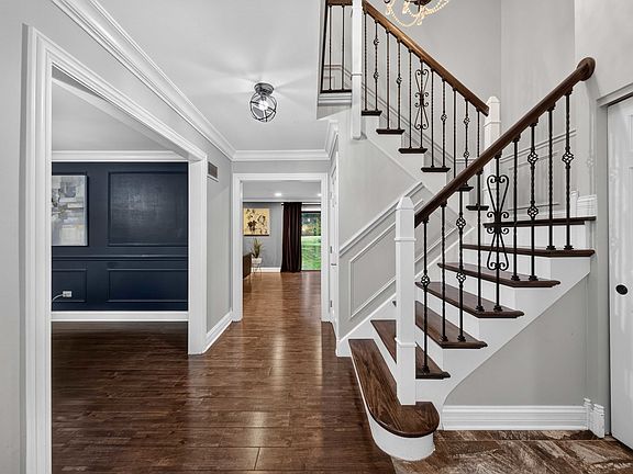 4th image of 1871 Mission Hills Ln