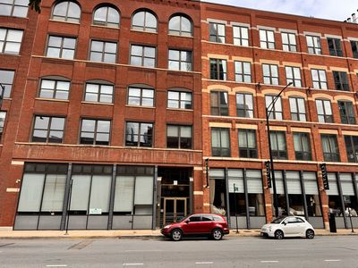 420 W Grand Ave APT 2E, Chicago, IL, 60654