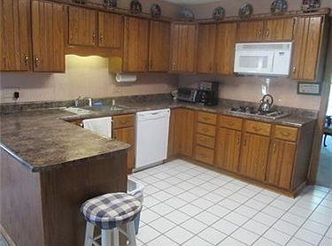 5th image of 1011 Mission Dr