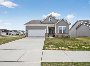 8060 Carston Ln, Brighton, MI 48116