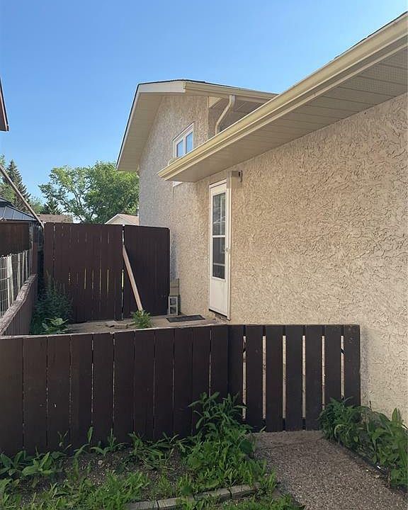 2nd image of 31 Newstead Ave