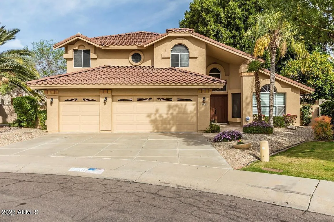 5 bed, 2825 sqft, $3,600 — Photo 1