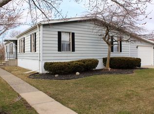 561 Huntsbridge Rd, Matteson, IL 60443