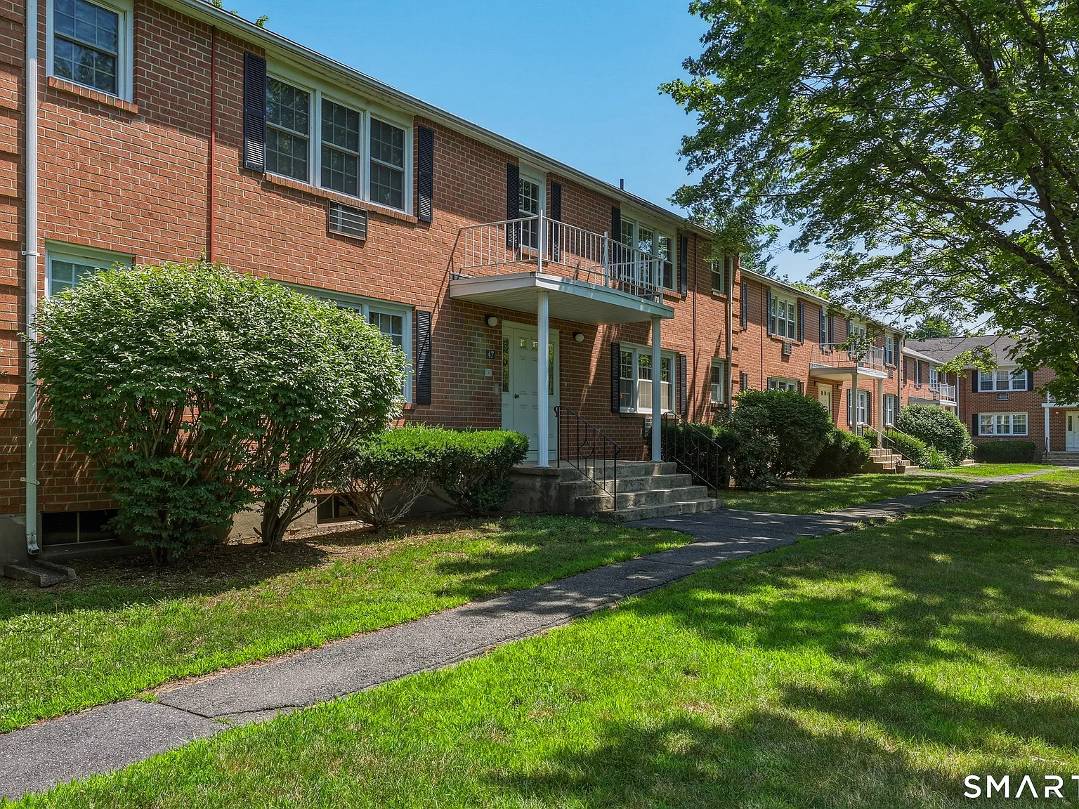 1 bed, 1.0 bath, 725 sqft, $1,900 — Photo 2