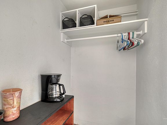 4th image of 710 Emison Ave
